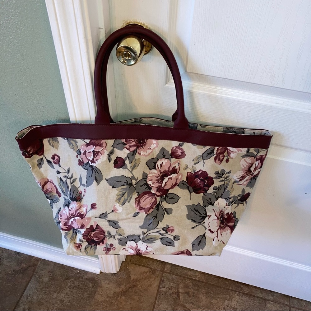 Gloria Vanderbilt Floral Tote Bag